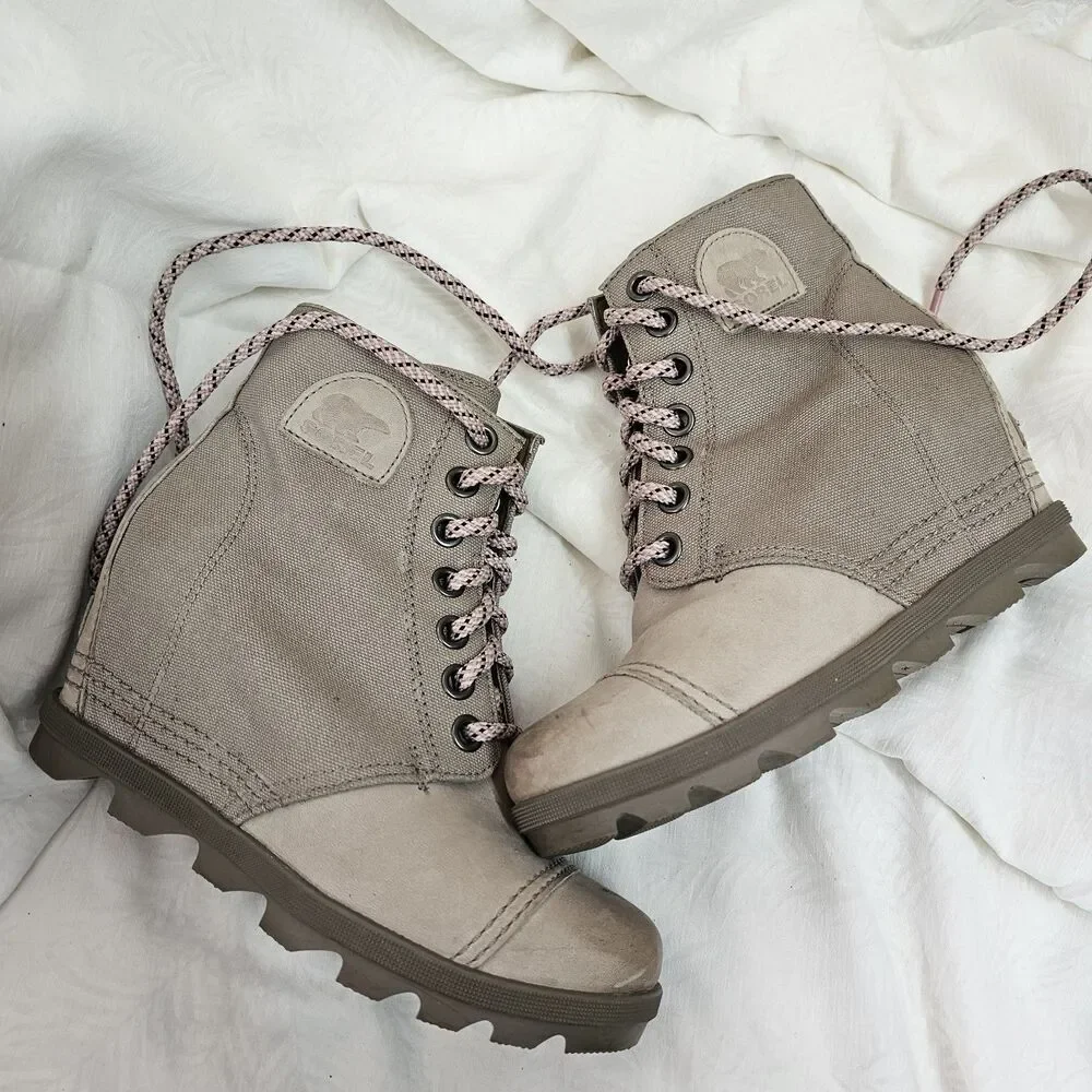 Sorel Women’s Joan Of Arctic Wedge Winter Booties Taupe, Size 8 M